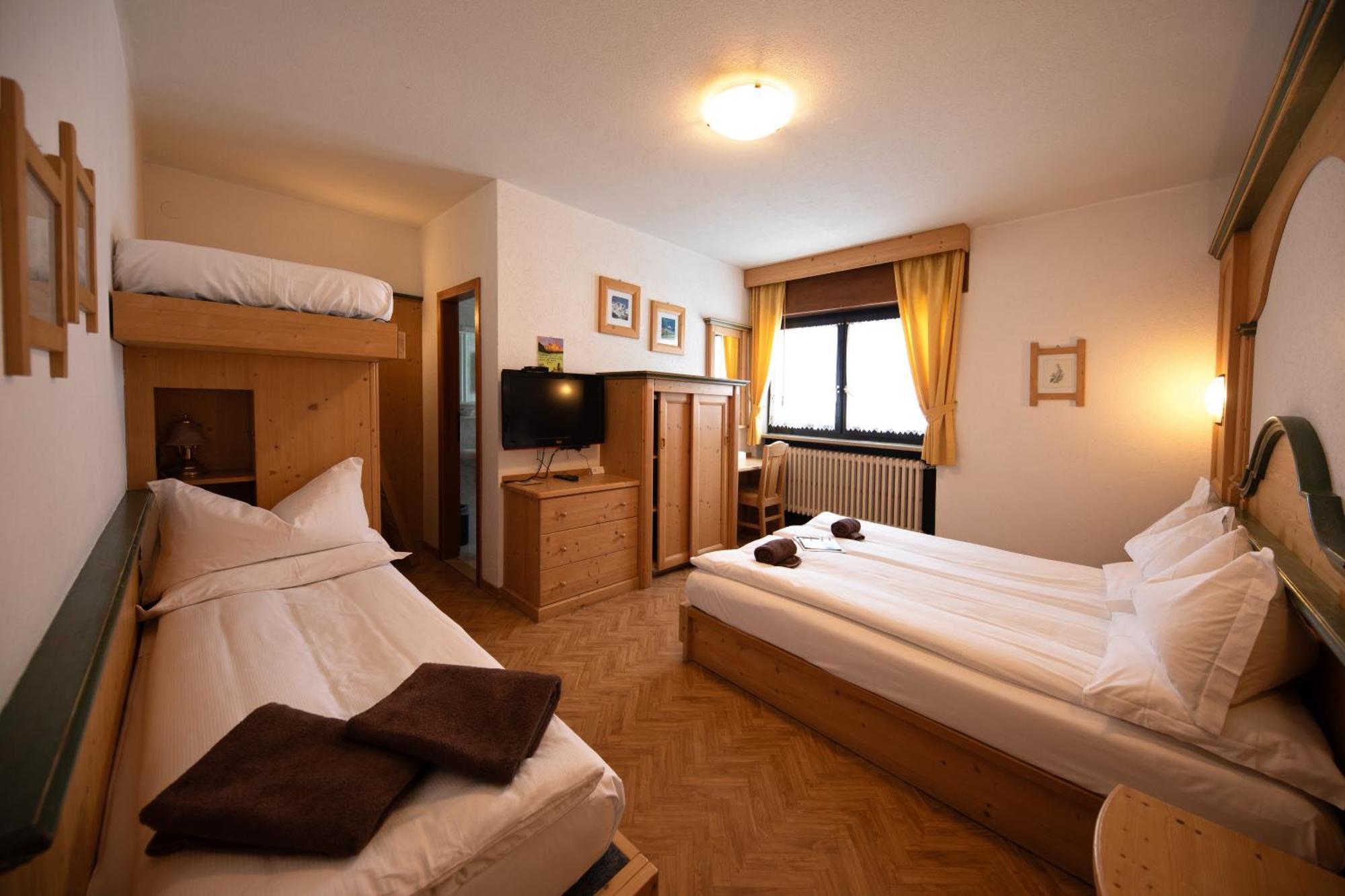 Albergo Venezia Passo Rolle Exterior foto