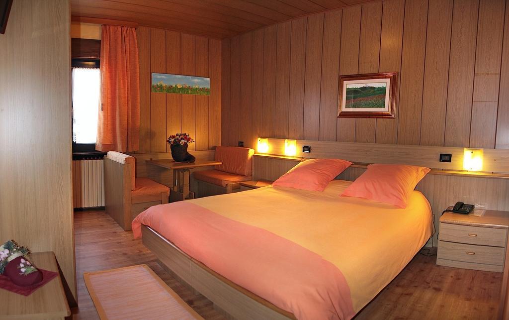 Albergo Venezia Passo Rolle Quarto foto