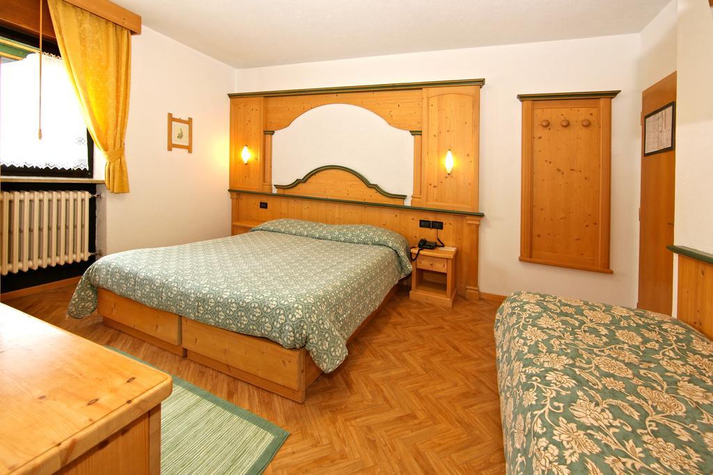 Albergo Venezia Passo Rolle Exterior foto