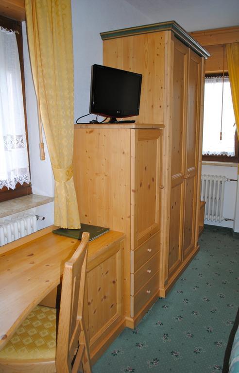 Albergo Venezia Passo Rolle Quarto foto
