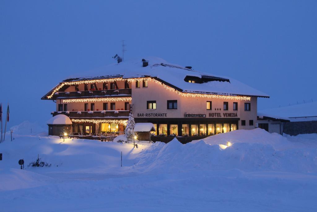 Albergo Venezia Passo Rolle Exterior foto